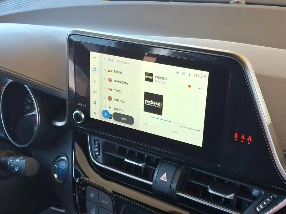 Toyota Toyota C-HR usata a Roma (10)