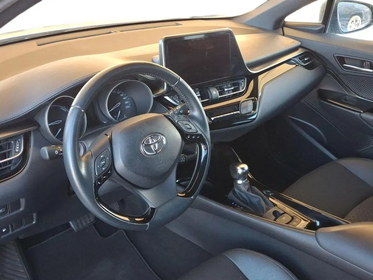 Toyota Toyota C-HR usata a Roma (7)