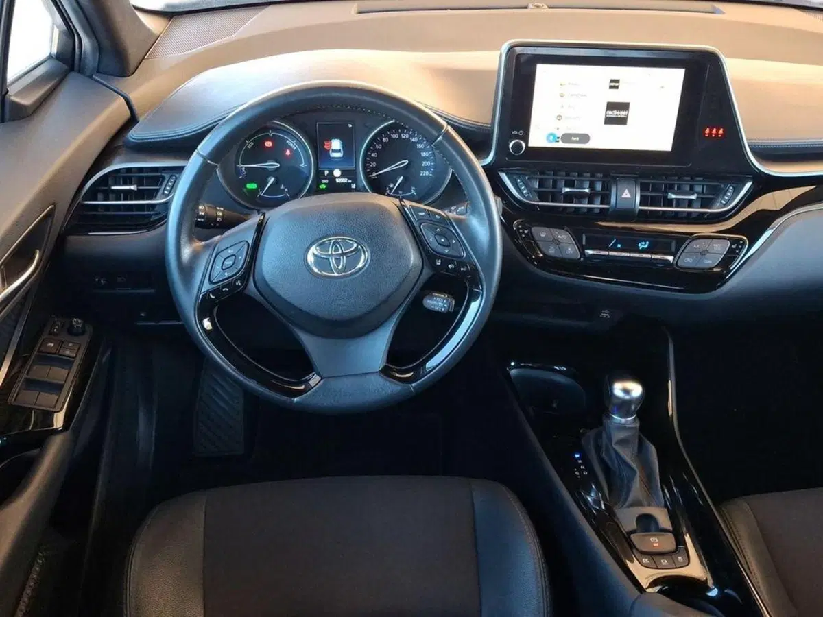 Toyota Toyota C-HR usata a Roma (8)