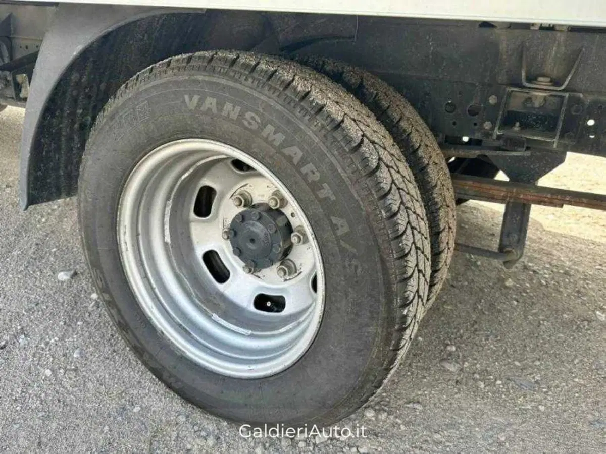 Iveco Daily Furgone usata a Salerno (10)