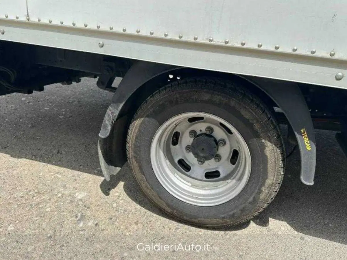 Iveco Daily Furgone usata a Salerno (11)