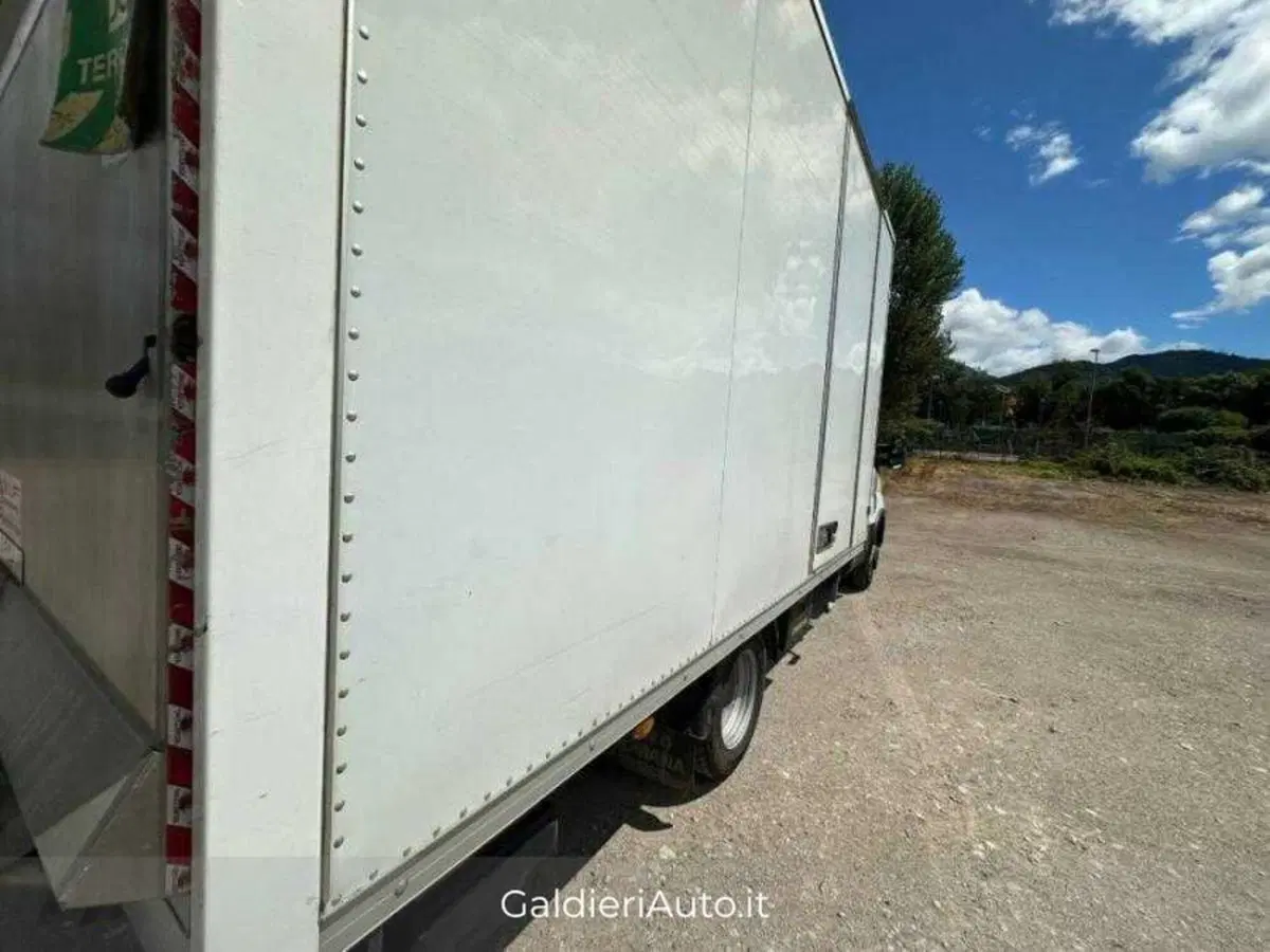 Iveco Daily Furgone usata a Salerno (12)