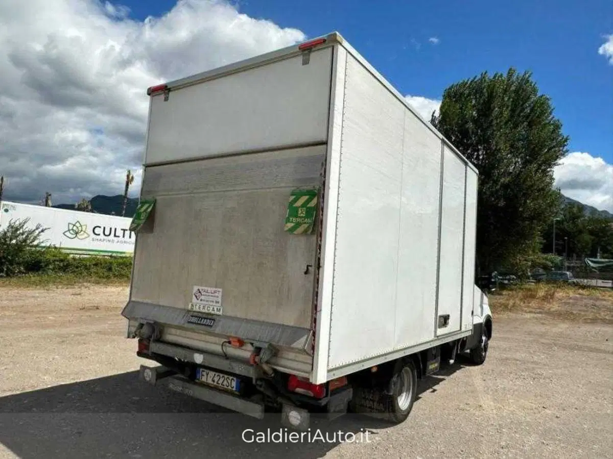 Iveco Daily Furgone usata a Salerno (3)