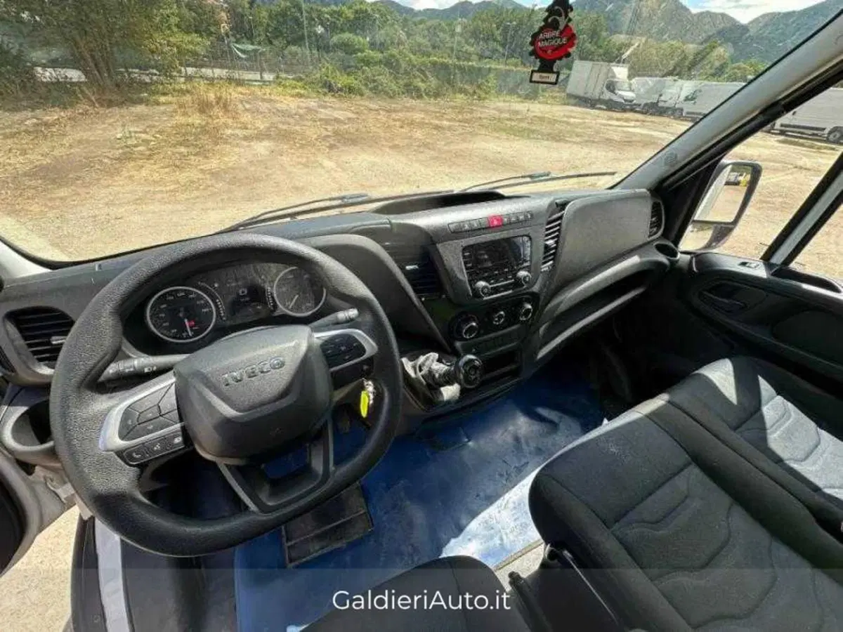 Iveco Daily Furgone usata a Salerno (5)