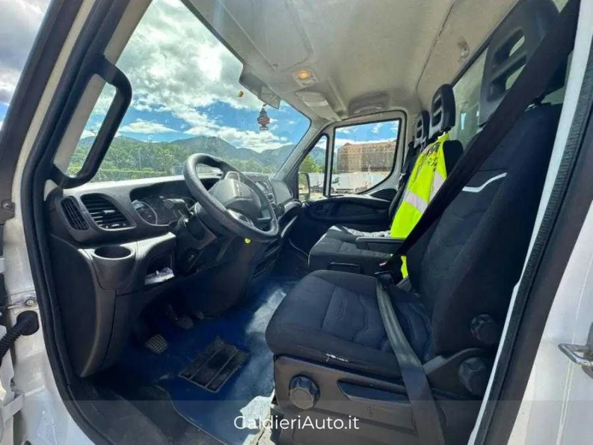 Iveco Daily Furgone usata a Salerno (6)