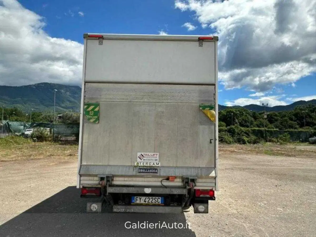 Iveco Daily Furgone usata a Salerno (8)