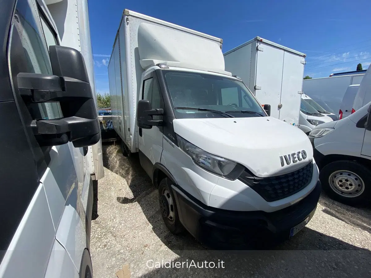 Iveco Daily Furgone usata a Salerno (2)