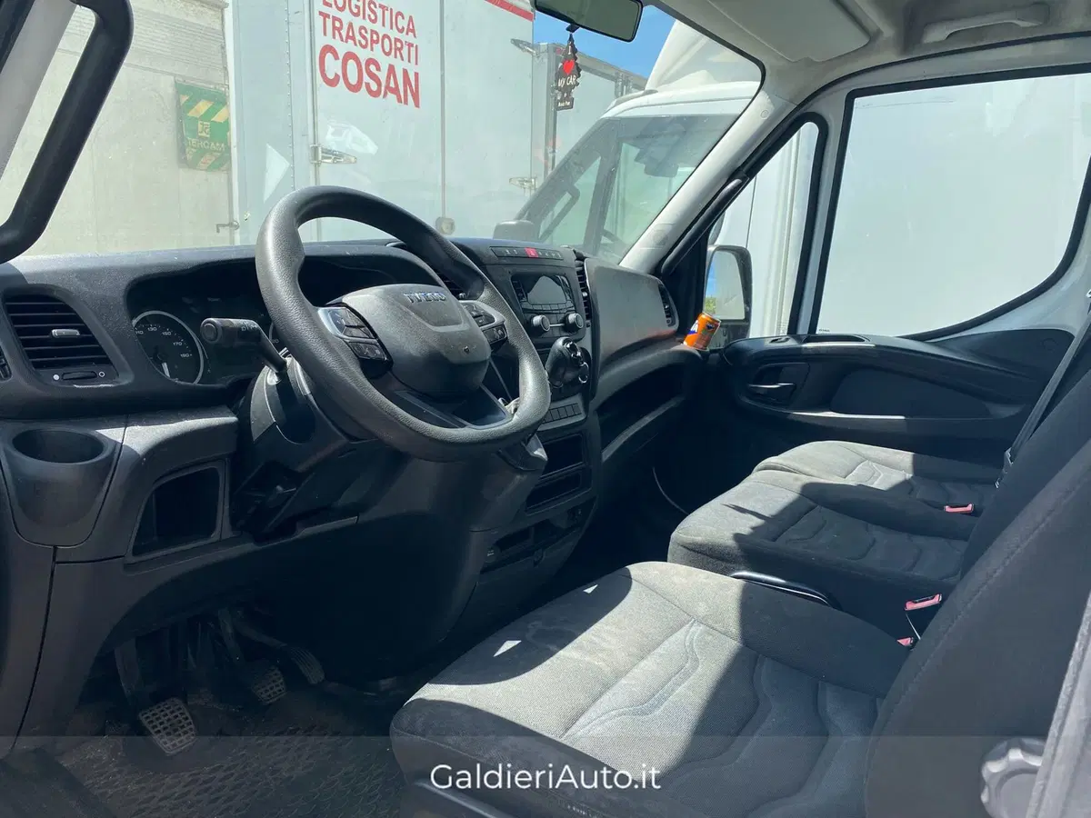 Iveco Daily Furgone usata a Salerno (6)