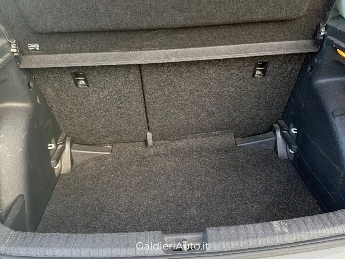 Skoda Fabia usata a Salerno (17)