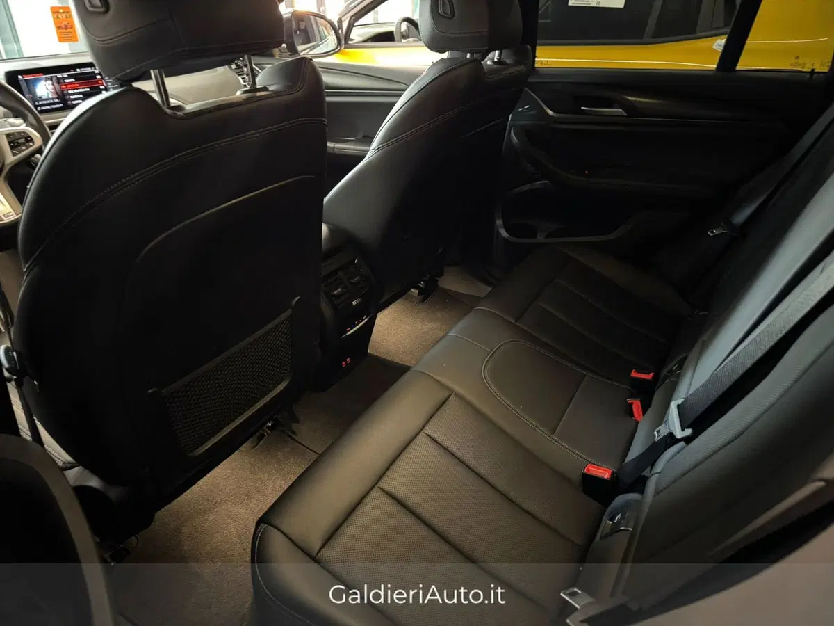 BMW X4 usata a Salerno (10)