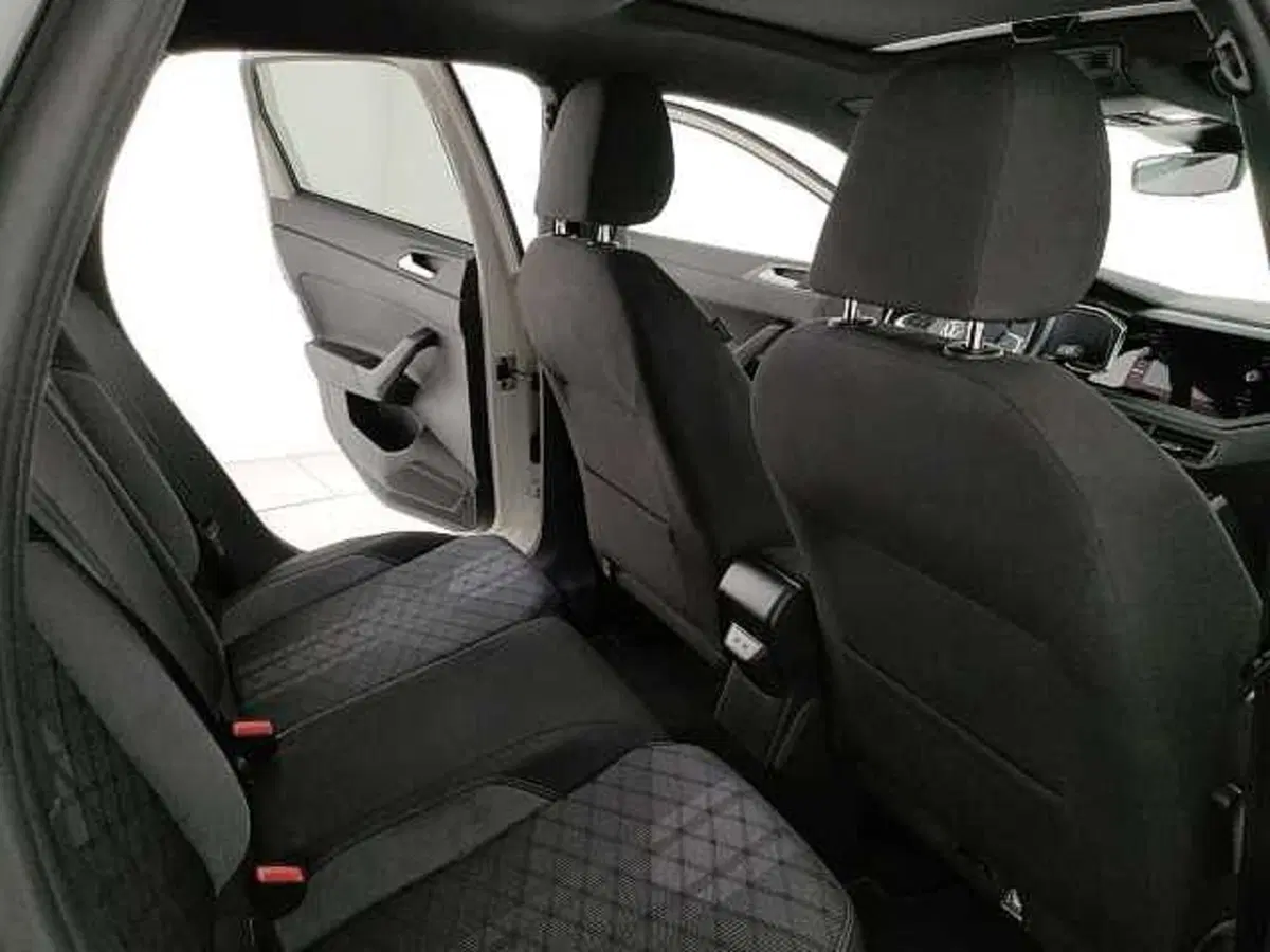 Volkswagen Taigo usata a Caserta (15)