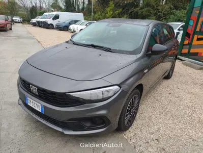 Fiat Tipo Station Wagon Tipo SW 1.0 t3 Cross 100cv del 2023 usata a Fisciano