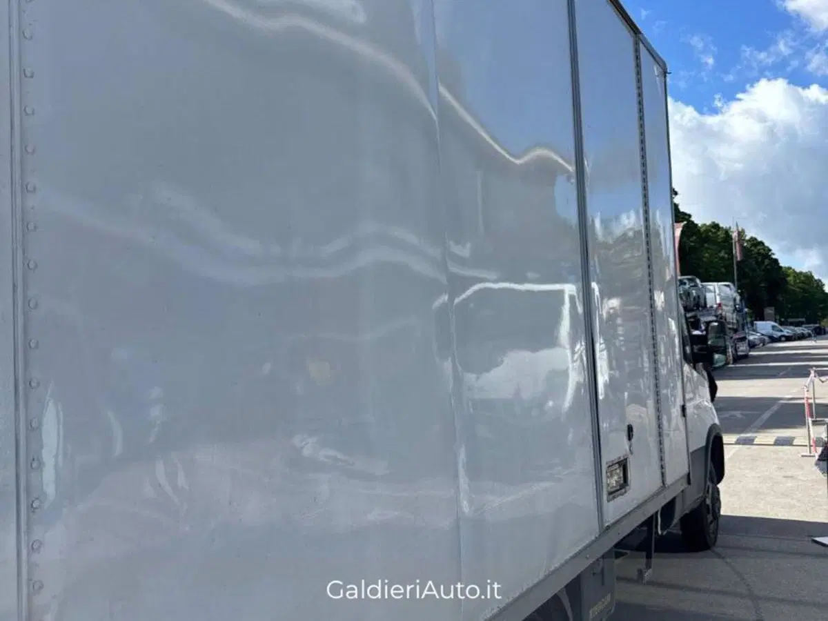 Iveco Daily Cabinato usata a Salerno (7)