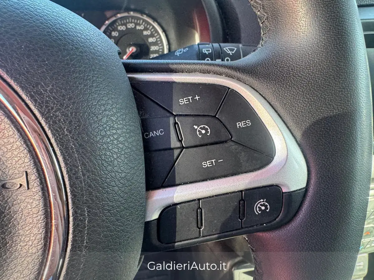 Jeep Renegade usata a Salerno (15)