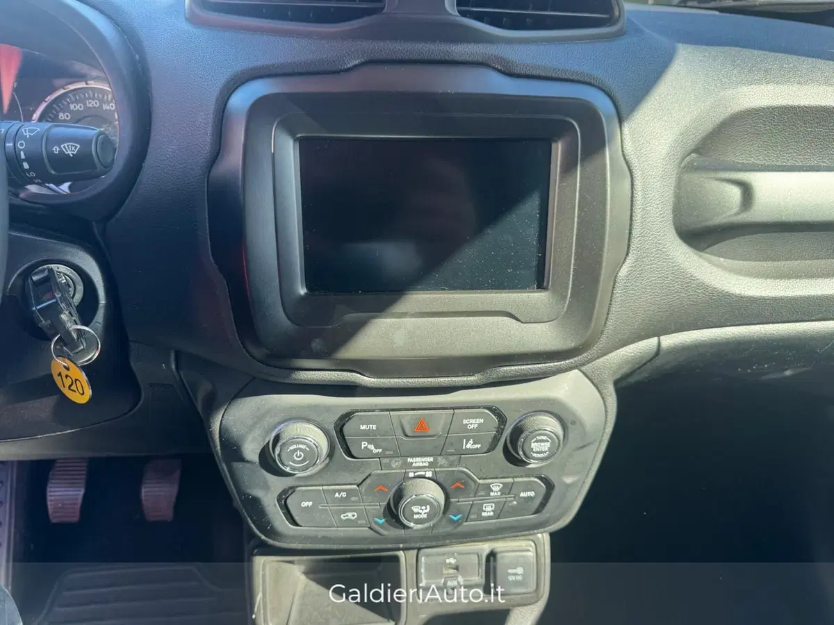 Jeep Renegade usata a Salerno (17)