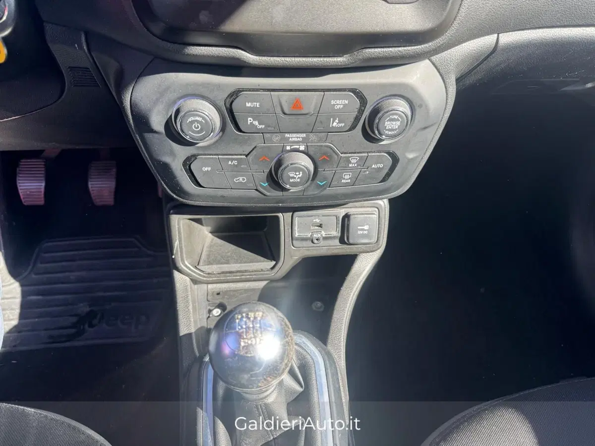 Jeep Renegade usata a Salerno (18)