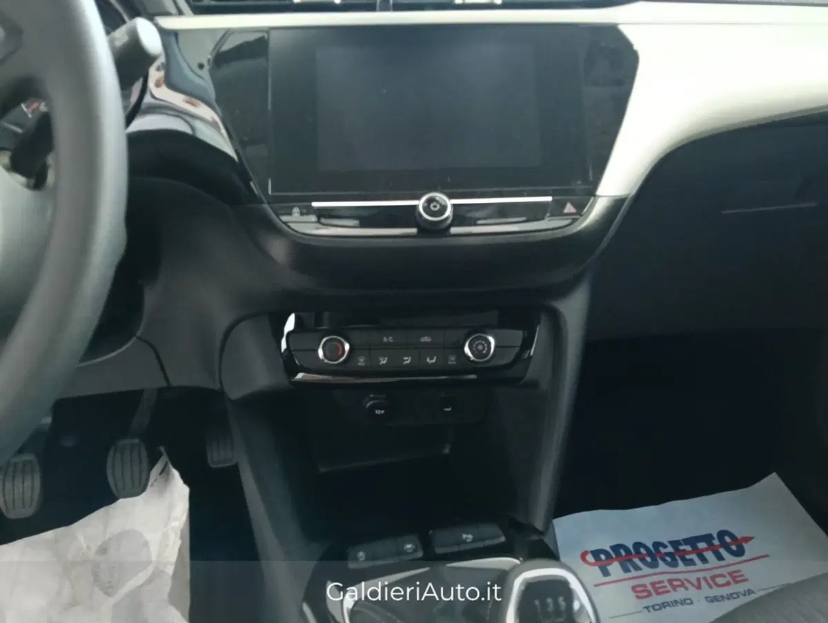 Opel Corsa nuova a Salerno (13)