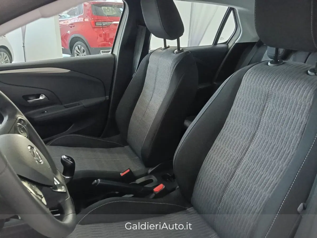 Opel Corsa nuova a Salerno (6)