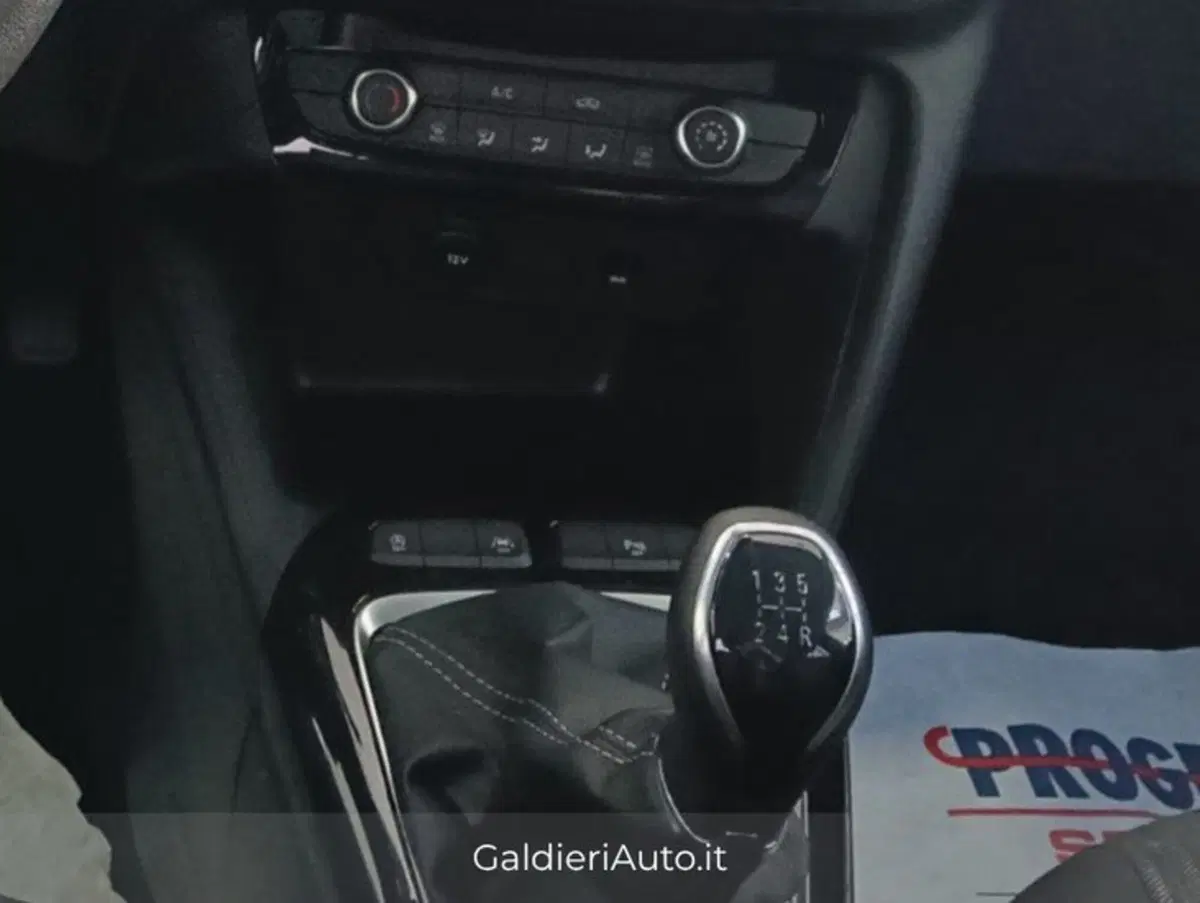 Opel Corsa nuova a Salerno (7)