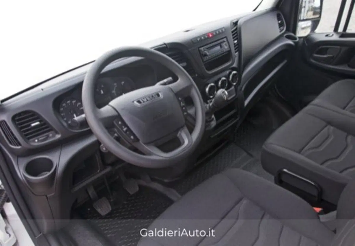Iveco Daily Furgone usata a Salerno (12)