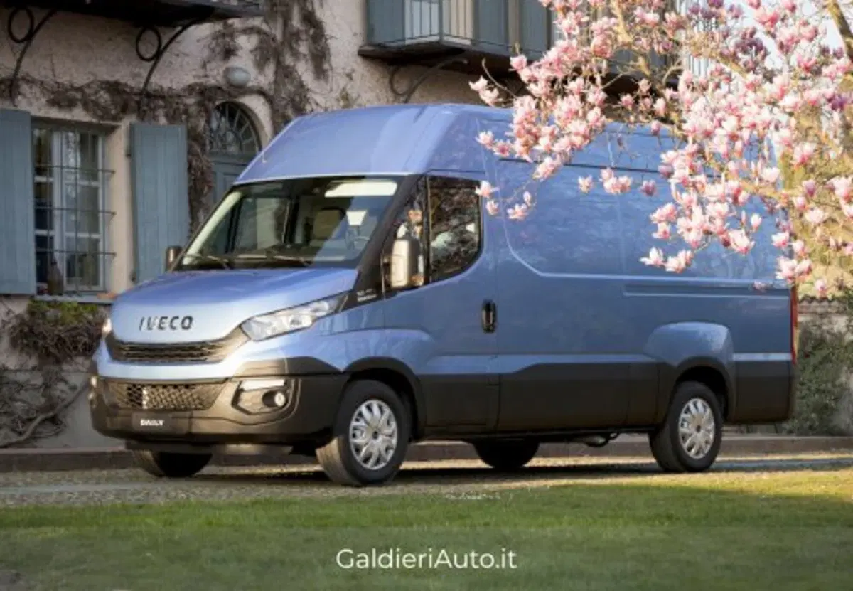 Iveco Daily Furgone usata a Salerno (2)