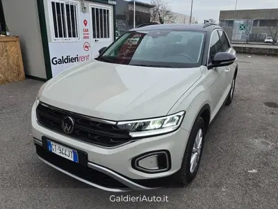 Volkswagen T-Roc 1.0 TSI Life del 2024 usata a Fisciano