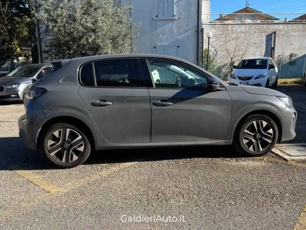 Peugeot 208 usata a Salerno (11)