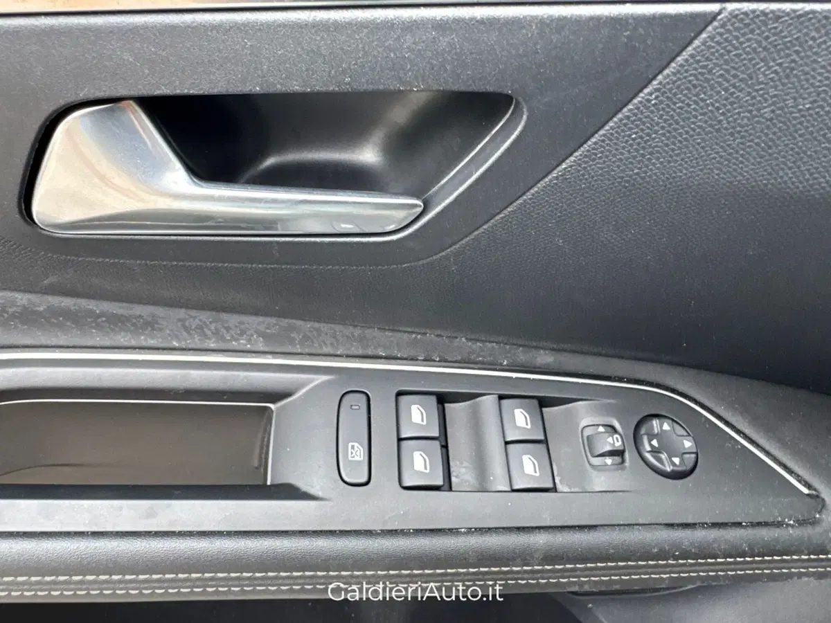 Peugeot 3008 usata a Salerno (20)