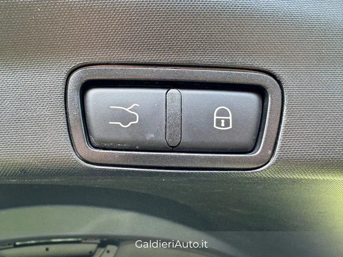 Alfa Romeo Stelvio usata a Salerno (10)