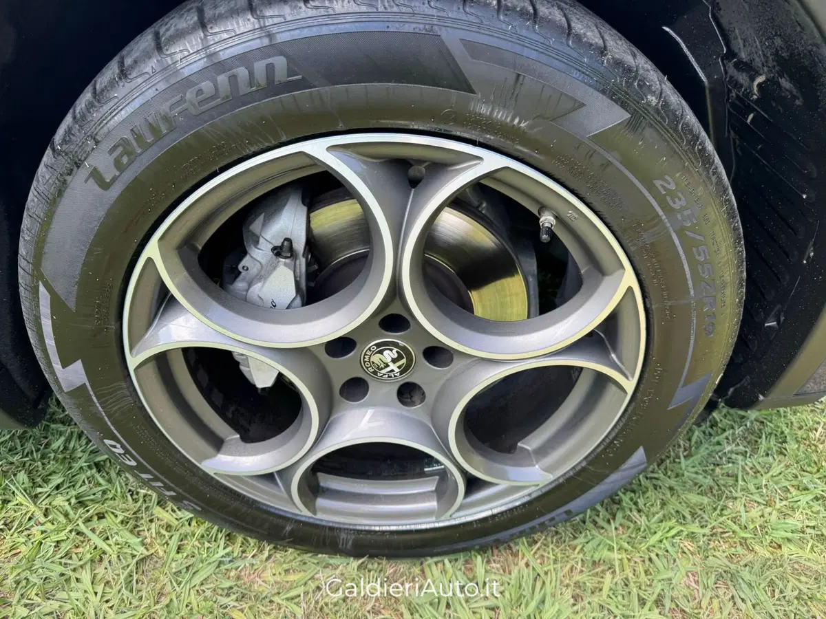 Alfa Romeo Stelvio usata a Salerno (12)