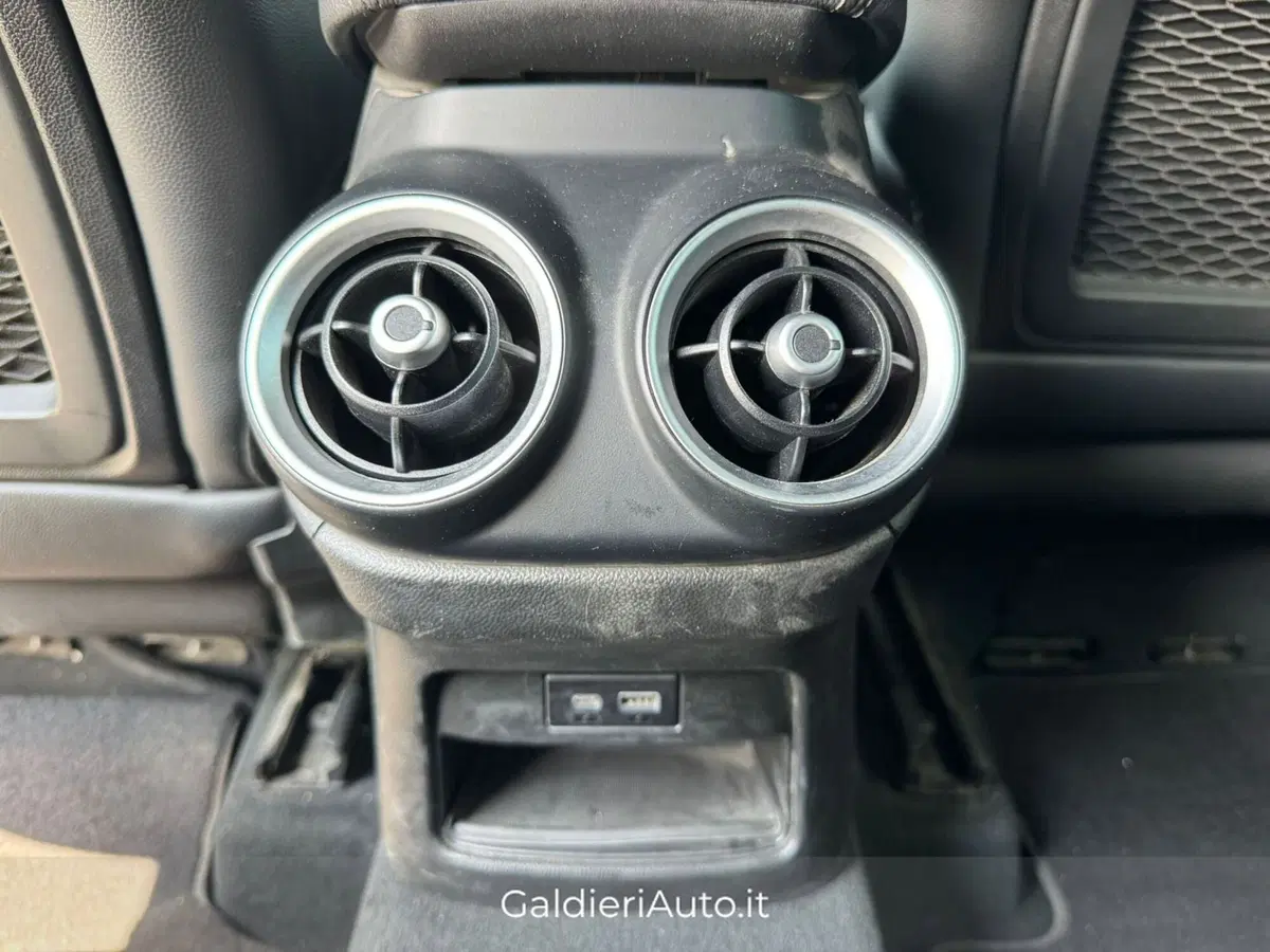 Alfa Romeo Stelvio usata a Salerno (15)