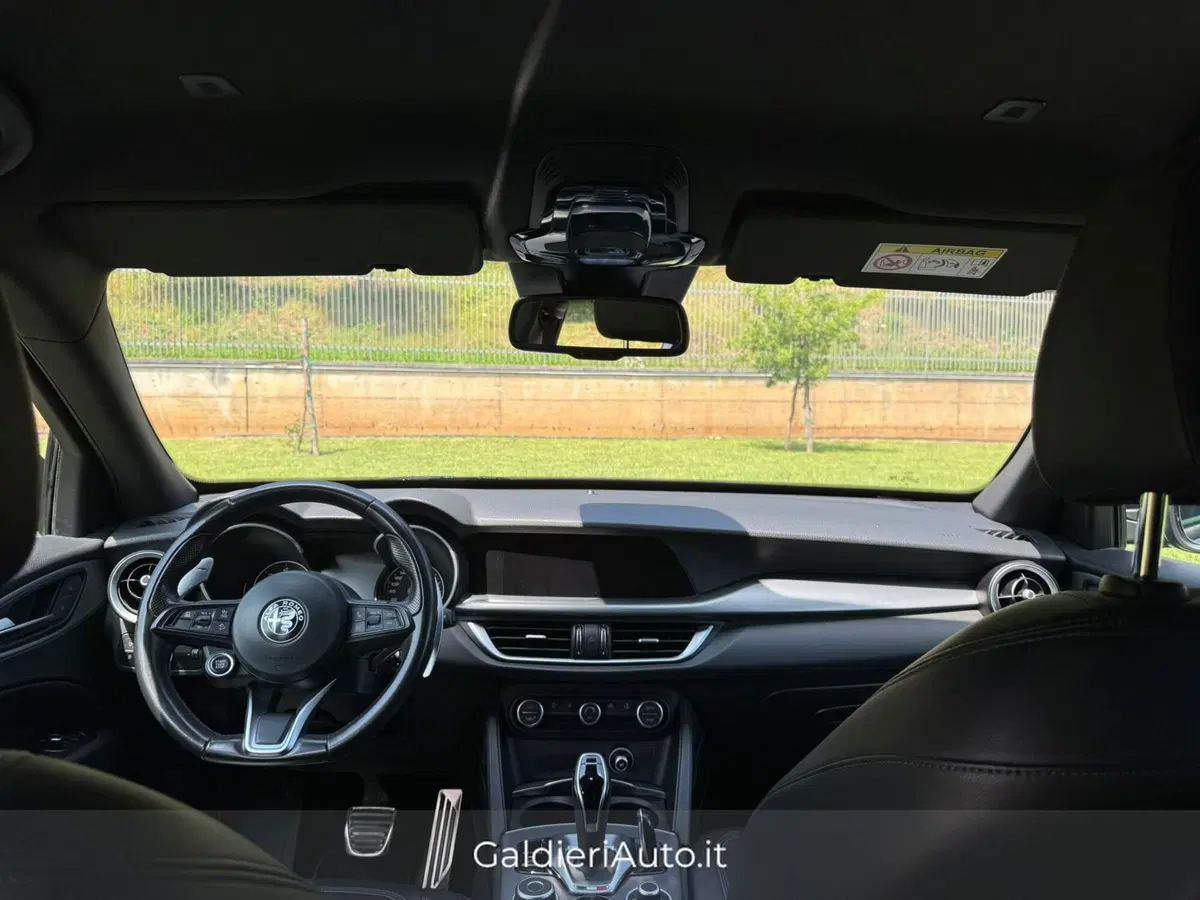 Alfa Romeo Stelvio usata a Salerno (16)