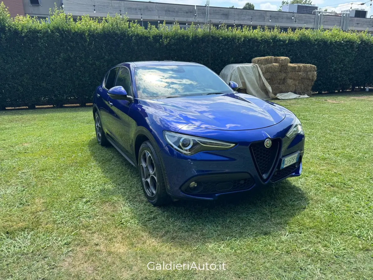 Alfa Romeo Stelvio usata a Salerno (2)