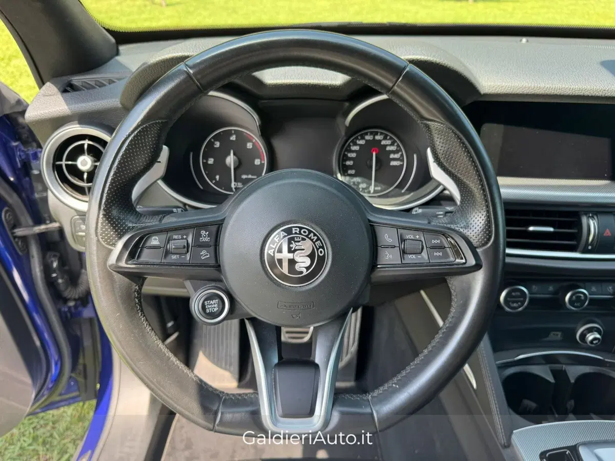 Alfa Romeo Stelvio usata a Salerno (20)