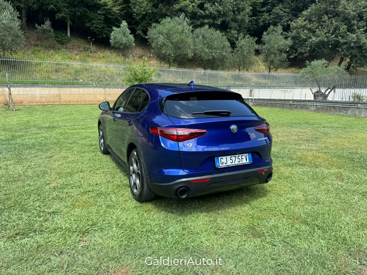 Alfa Romeo Stelvio usata a Salerno (3)