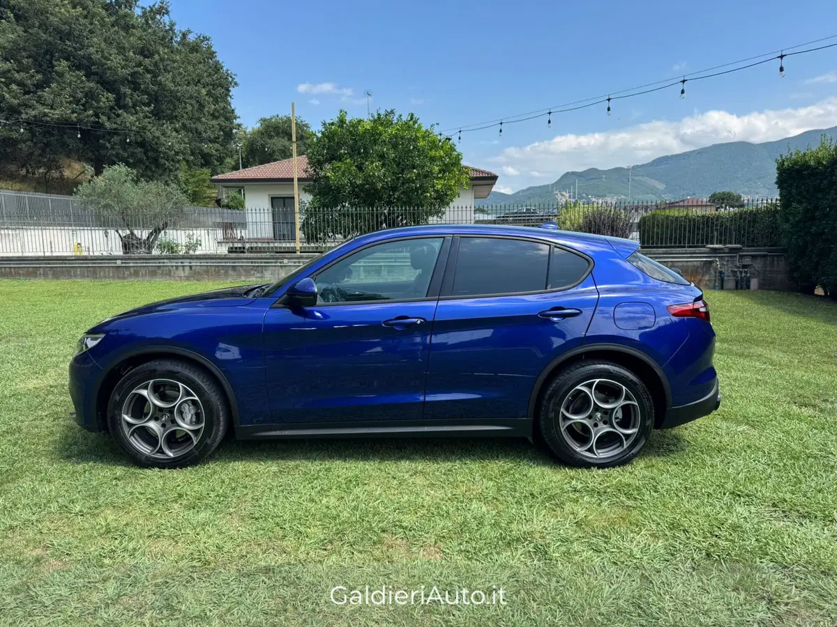 Alfa Romeo Stelvio usata a Salerno (6)