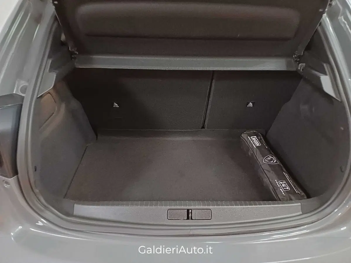 Peugeot 208 usata a Salerno (10)