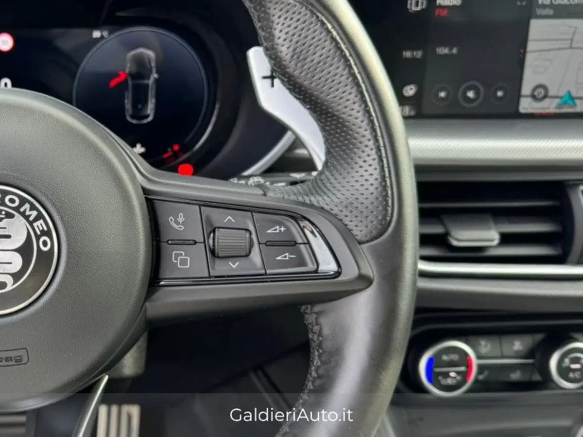 Alfa Romeo Stelvio usata a Salerno (10)