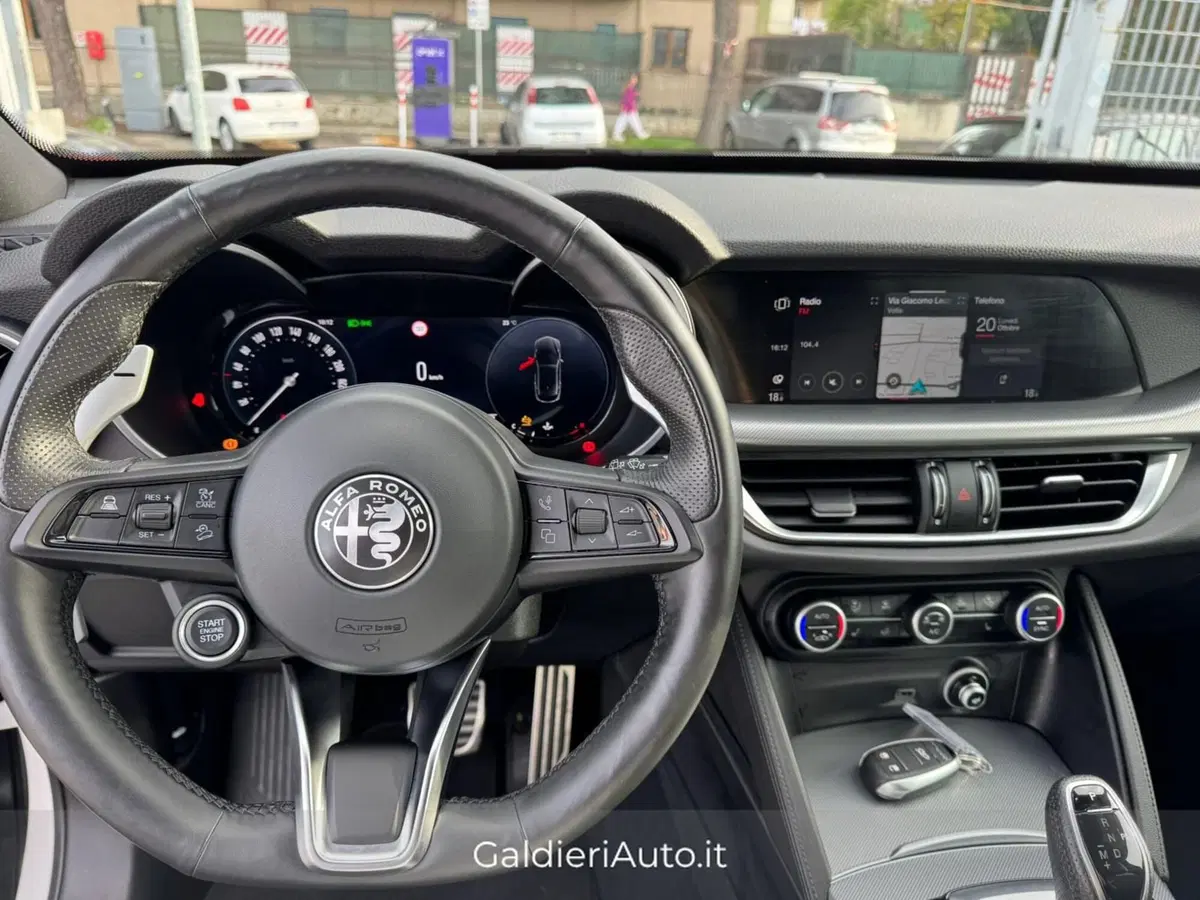 Alfa Romeo Stelvio usata a Salerno (12)