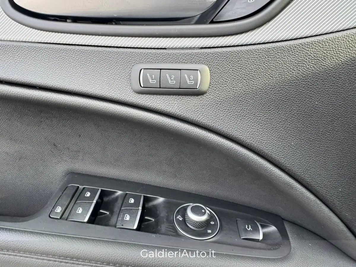 Alfa Romeo Stelvio usata a Salerno (16)