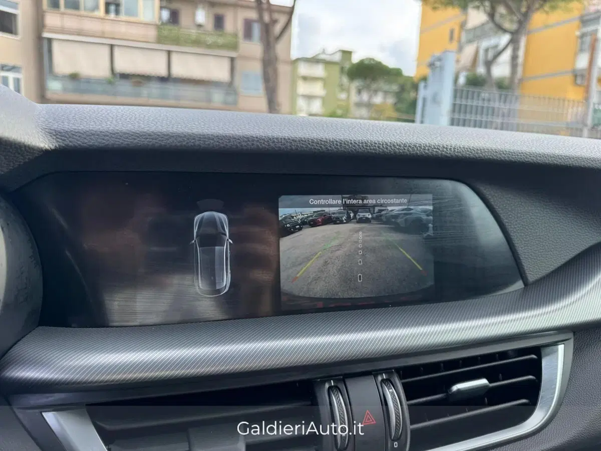 Alfa Romeo Stelvio usata a Salerno (17)