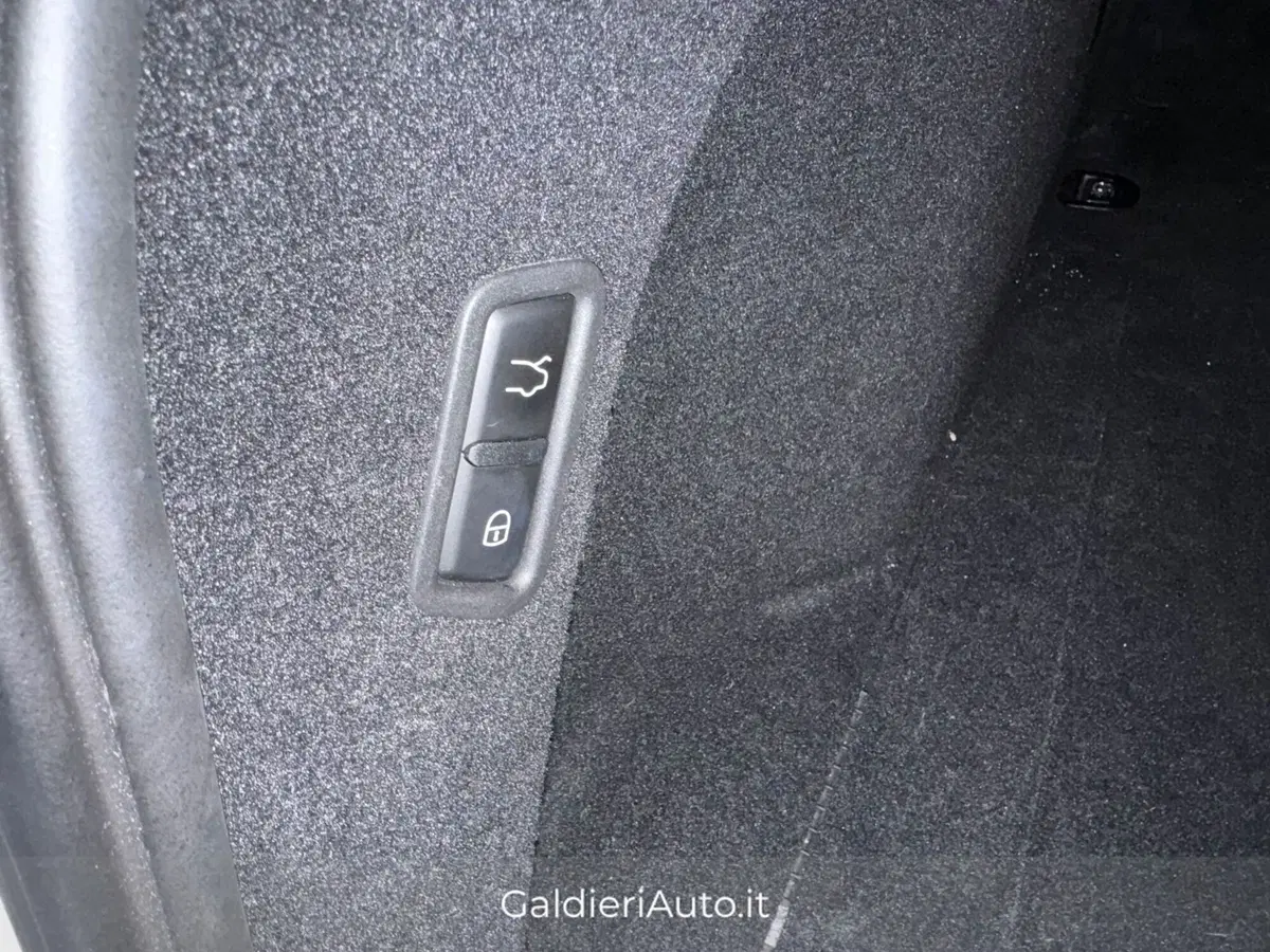 Maserati Levante usata a Salerno (11)
