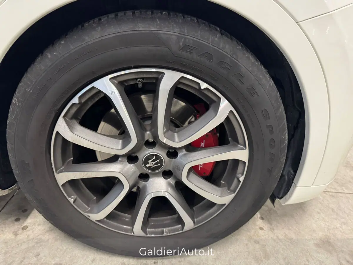 Maserati Levante usata a Salerno (14)