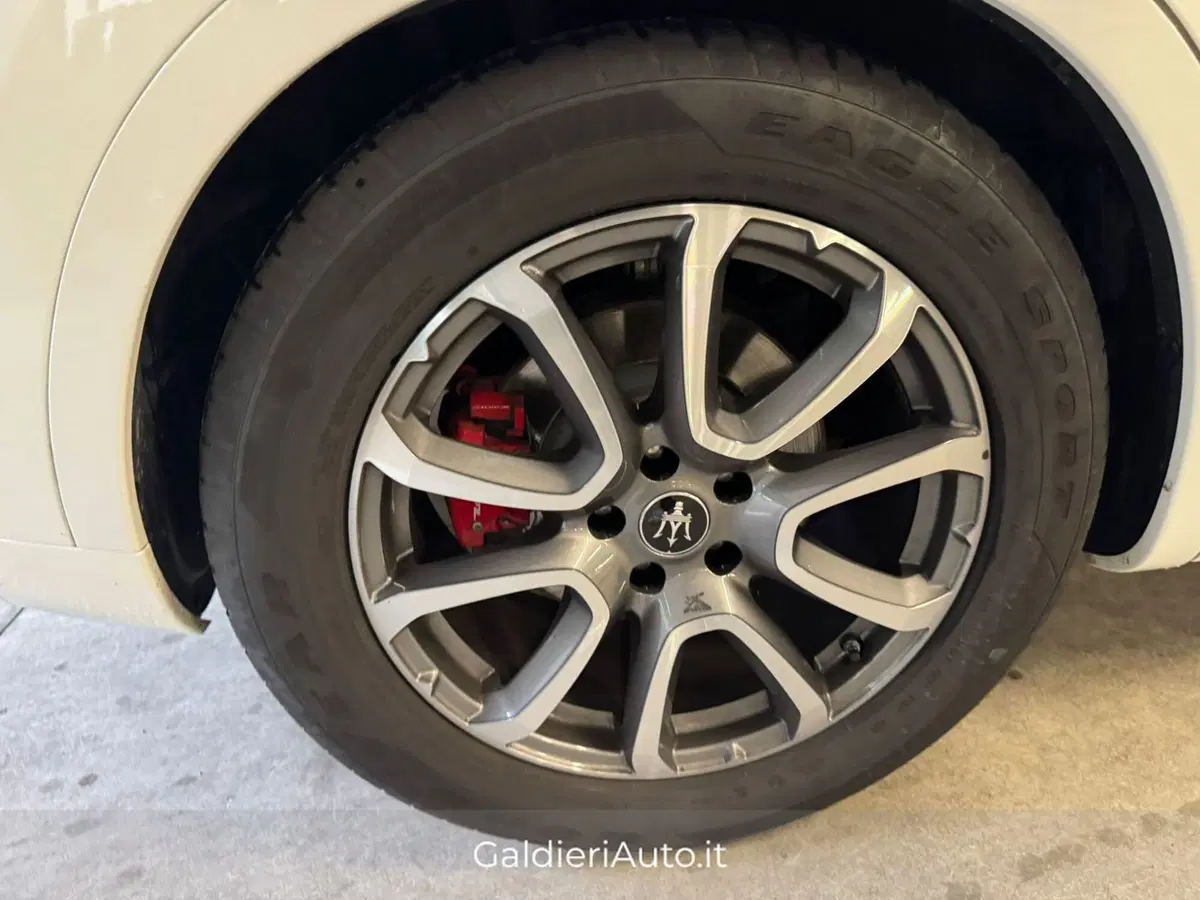 Maserati Levante usata a Salerno (16)
