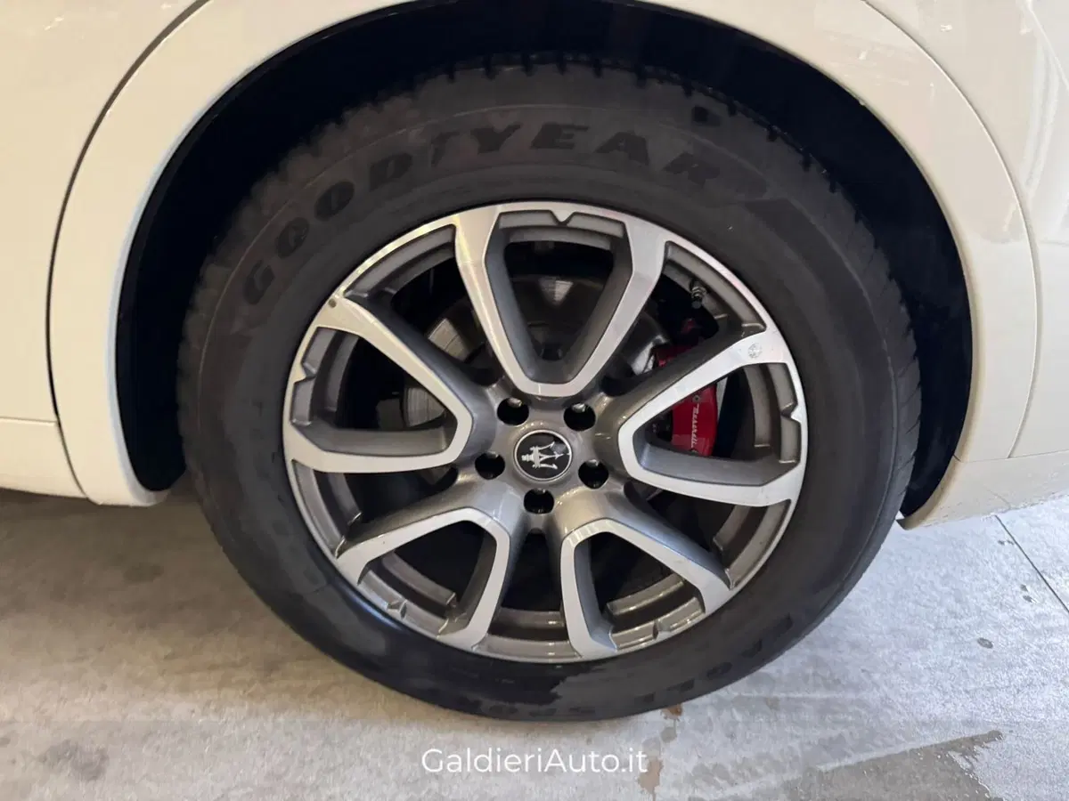 Maserati Levante usata a Salerno (17)