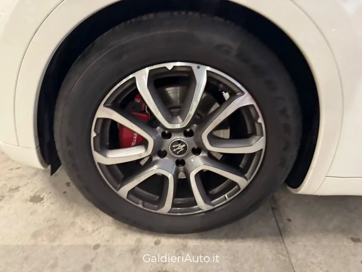 Maserati Levante usata a Salerno (18)