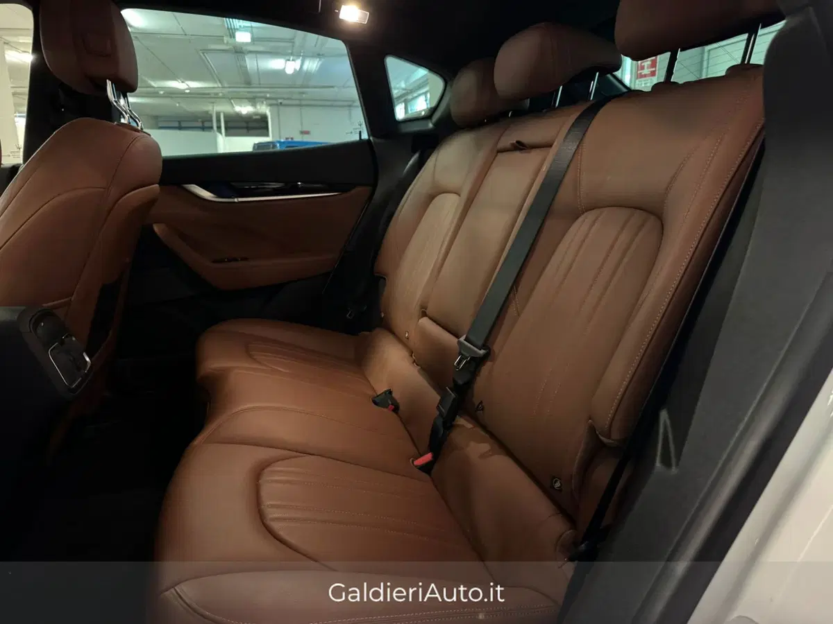Maserati Levante usata a Salerno (20)