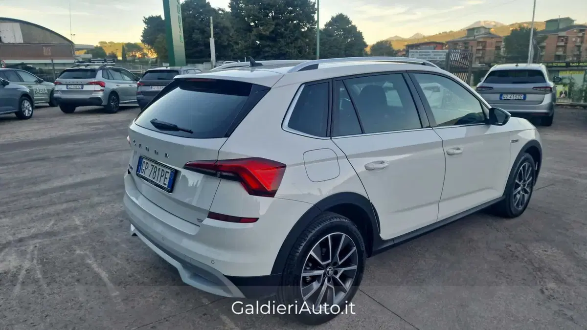 Skoda Kamiq usata a Salerno (4)