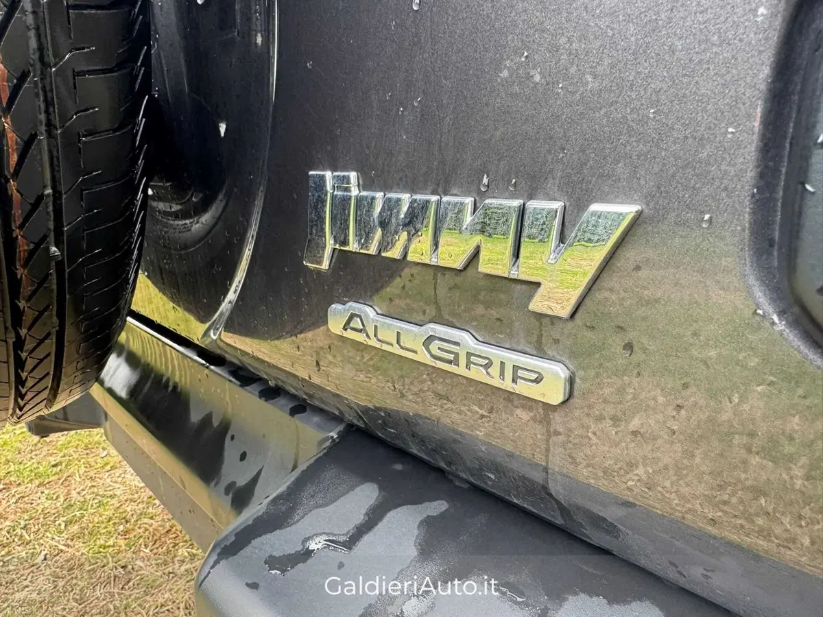 Suzuki Jimny nuova a Salerno (15)