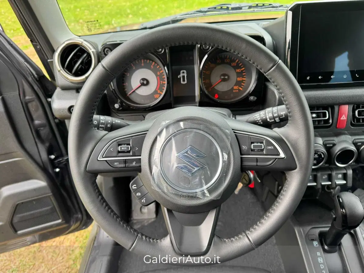 Suzuki Jimny nuova a Salerno (19)